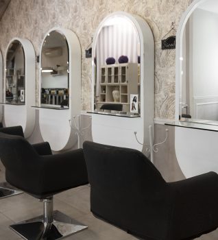 Choosing the Best Salon Chair for Your Business: A Complete Guide